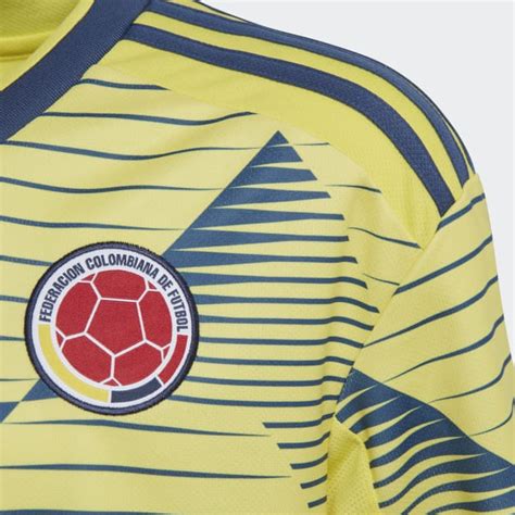 Jun 18, 2021 · en tanto, la hinchada chilena quedó enloquecida con el gesto que hizo el delantero de 22 años, cuando realizó su primera conquista por la roja. Seleccion Colombia Escudo : Mi Seleccion Colombia El Gran ...