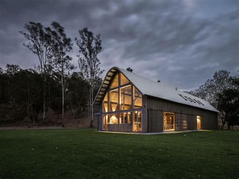 Paul Uhlmann Architects Designs Modern Barn House In Australia