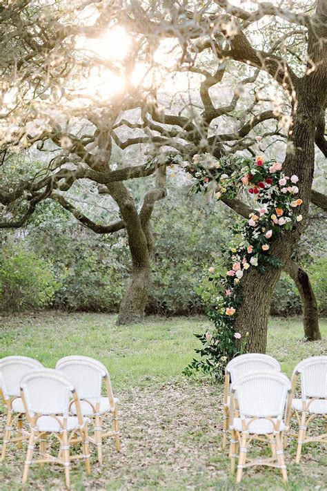 Spring has sprung on smp thanks to this heavenly wedding inspiration planned by ronnie anderson events! Pin by homishome on Trending Decoration | Spring wedding decorations, Tree wedding, Garden ...