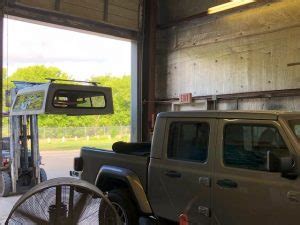 Turn your jeep gladiator into an overlanding camper with. Jeep Gladiator Camper Shell Install - Stonestrailers