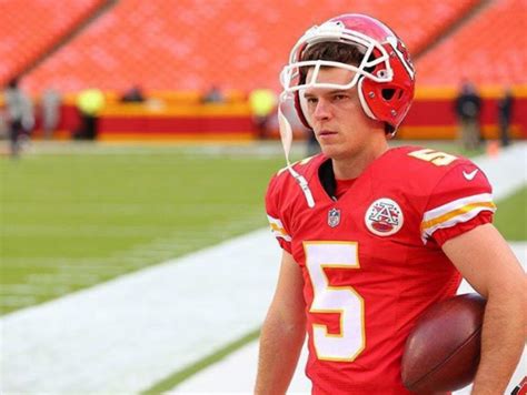 It is located mostly on the island of são vicente, which harbors both the city of santos and the city of são vicente, and partially on the mainland. Dispensado por Tampa Bay, Cairo Santos é contratado pelo ...