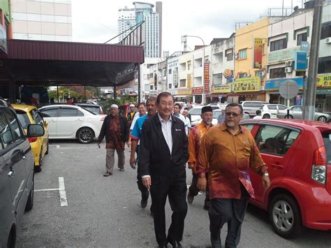 Kwong wah jit poh : Chua Jui Meng: Johor PKR's Gong Xi Fa Cai media visits