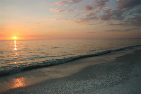 A Gulf Coast Sunset In Florida Sunset Gulf Coast Coast