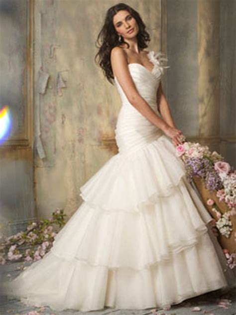 The best cheap wedding dresses are on ombreprom.com! 27 Elegant and Cheap Wedding Dresses - The WoW Style