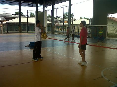 Sepak takraw merupakan salah satu cabang olahraga permainan bola yang kombinasi dari permainan sepak bola dan bola voli yang dimainkan di lapangan bulu tangkis. USPTN KEDAH: PEMANTAUAN @ PLN SEPAK TAKRAW