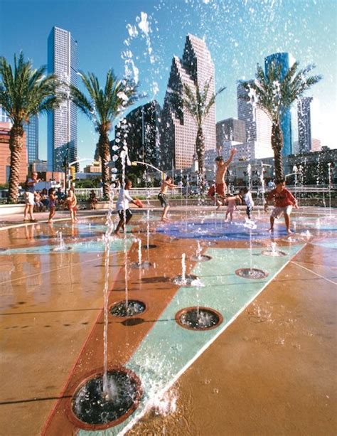 Water Fountain Houston Attractions Visit Houston Texas Tourism