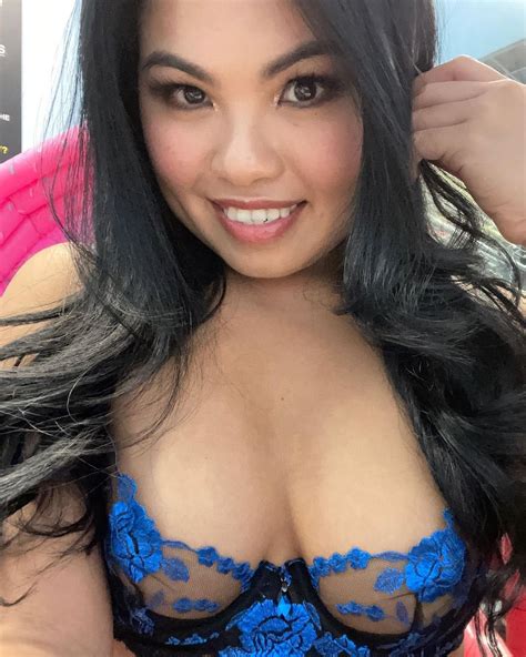 Close R CindyStarfall