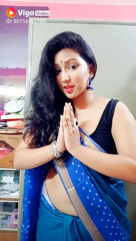 Hot Bengali Aunty Navel In Blue Saree