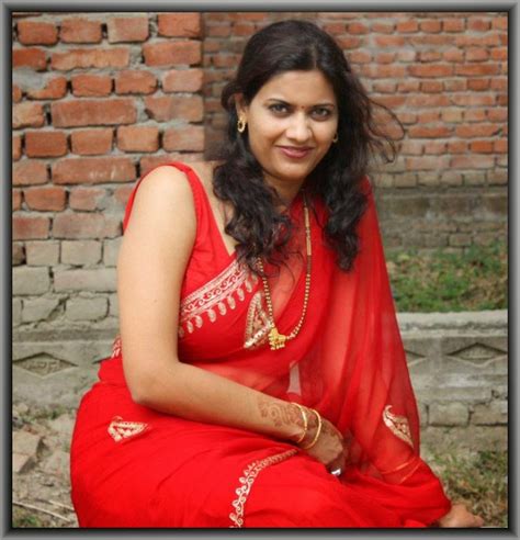 Indian Housewife Aunties Hot Photos In Market Bollywood Actress Photos