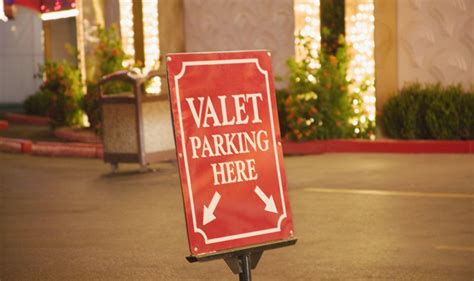 How Much To Tip Valet Parking Attendant