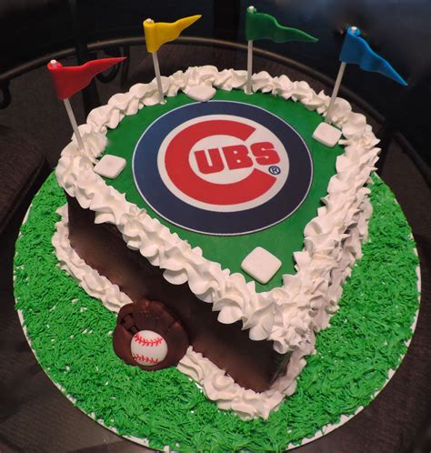 Pin By Lisa Jacques On My Cakes And Confections Chicago Cubs Cake Cubs