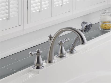 Pull out sprayer, easy washing hair. Faucet.com | T4775-SS in Brilliance Stainless by Delta