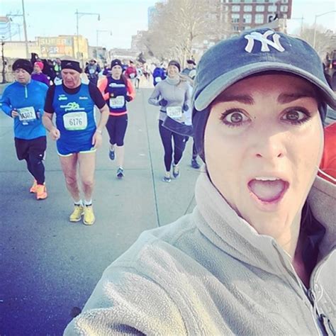 Woman Takes Selfies With 13 Hot Guys During Half Marathon