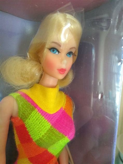 Nrfb 1969 Mod Era Vintage Blonde Twist N Turn Barbie Doll Rare And Htf