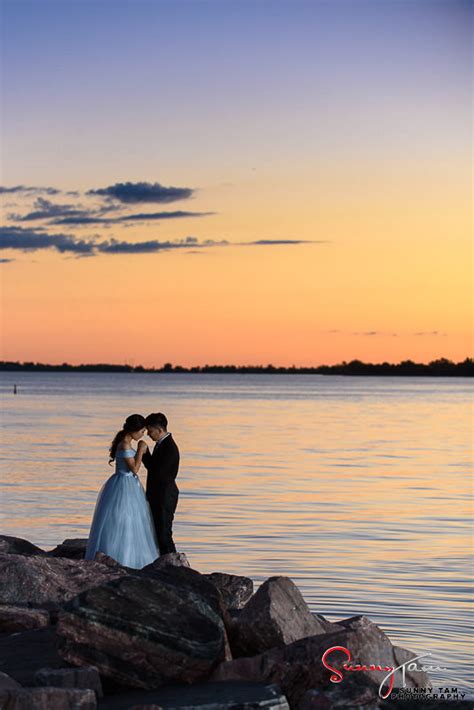 «sunset from woodbine beach ⛵️ #narcitytoronto #sunsetsofcanada…» Sunny Tam Professional Wedding, Event Photography Service ...