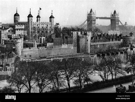 The Tower Of London 1926 1927 Artist Mcleish Stock Photo Alamy