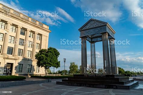 New Jersey State Capitol Building Side And Fountain Stock Photo