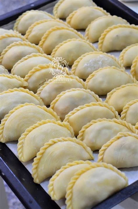 Ini resipi mudah yang anda boleh buat di rumah. Resepi Karipap Pusing Rangup | Iluminasi
