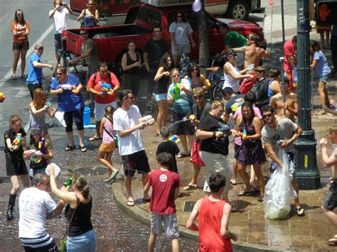 Water Everywhere Flash Mob Splash Mob Water Fight July 2 Flickr