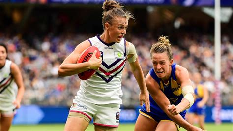 Aflw 2020 Breakthrough Chest Guard To Deal With Breast Injuries Herald Sun