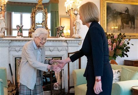 Queen Elizabeth Death Inside Her Majestys Final Days At Balmoral Nz