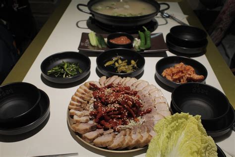 Manjok Ohyang Jokbal And Bossam Restaurant In Seoul Koreabyme