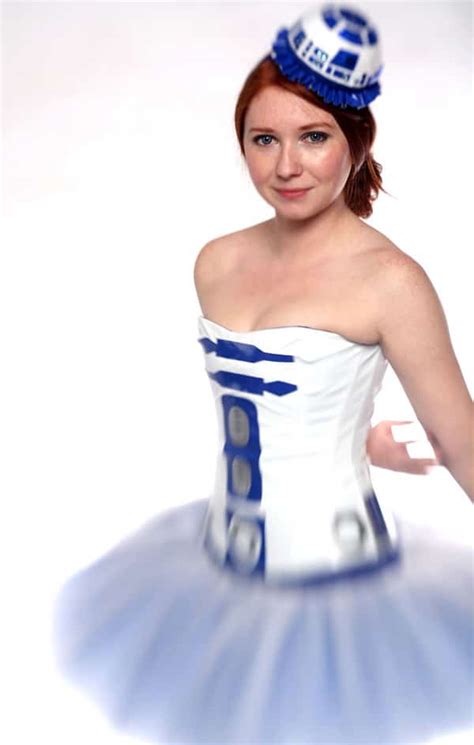 ballerina cosplay    droid youve