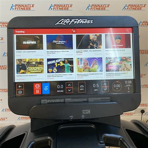 Life Fitness 95t Elevation Series Discover Se3hd Treadmill Wifi Ready