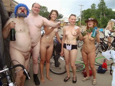 Barefoot Girl Participates At World Naked Bike Ride Pics Xhamster The Best Porn Website