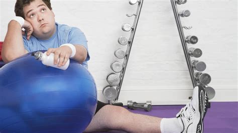 Don't fall off the "fitness cliff": How to stick to your New Year's