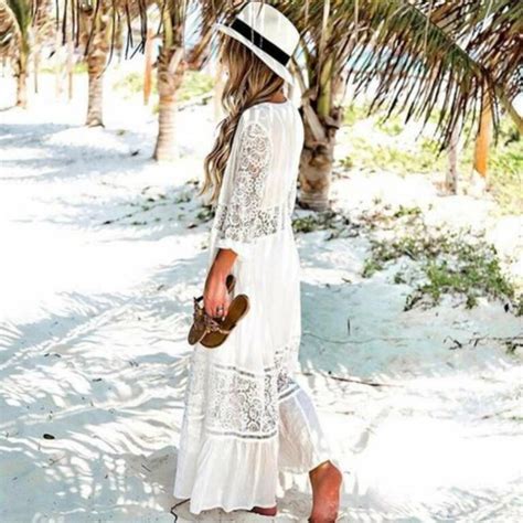 Bagi perempuan yang mengenakan hijab tentunya menyiapkan baju yang soalnya fashion item hijabers tentu lebih banyak yang harus dibawa. 10 Inspirasi Fashion ke Pantai untuk Wanita Terfavorit ...