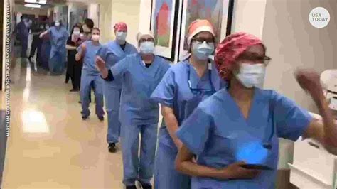 Doctors Dance To Celebrate Covid 19 Patient Coming Off Ventilator