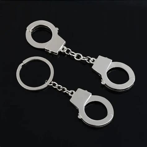 Creative Boys Handcuff Keychain Metal Mini Handcuffs Keychain Fashion