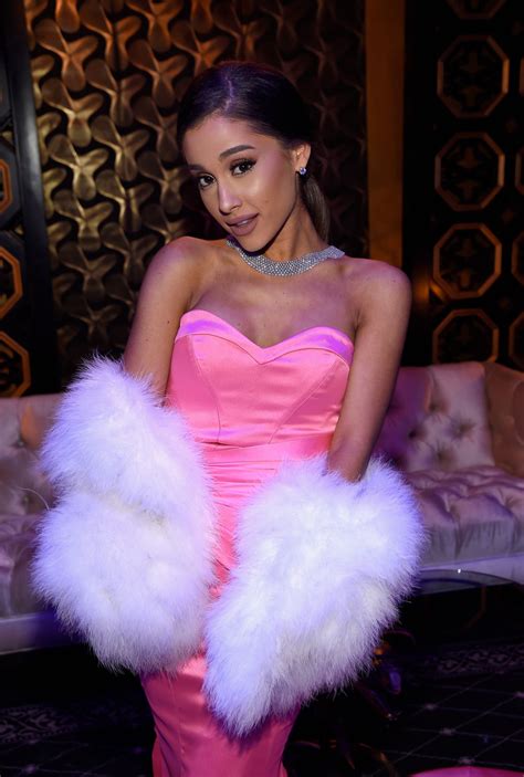Excuse me, i love you. Ariana Grande - 2016 MTV Movie Awards in Burbank