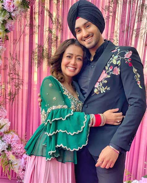 Neha Kakkar And Rohanpreet Singh Set Major Couple Goals See Their Cute Moments Together News18