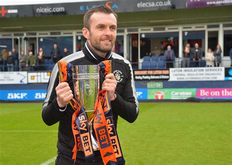 Nathan Jones Signs New Luton Town Contract Until 2027 News Luton