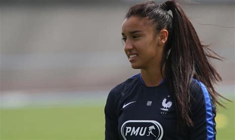 Her birth sign is aquarius and her life path number is 7. Sakina Karchaoui (MHSC) se confie dans « D1 Féminine, le Mag