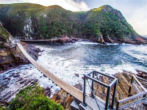 The garden route in the western cape is one of south africa's main tourist attractions and is generally thought to stretch from mossel bay to st francis along the indian ocean and also includes parts of the inland. 3 Night Garden Route Tour (PE to CPT)