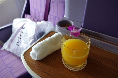 Review Thai Airways 777 Business Class Hkg Bkk Young Travelers Of