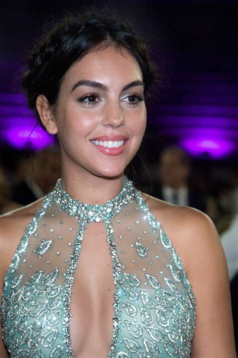 Georgina rodríguez is a spanish model who attracted a lot of attention for her relationship with football ace cristiano ronaldo. GEORGINA RODRIGUEZ at Sesderma Celebrates 30 Years in Madrid 09/19/2019 - HawtCelebs