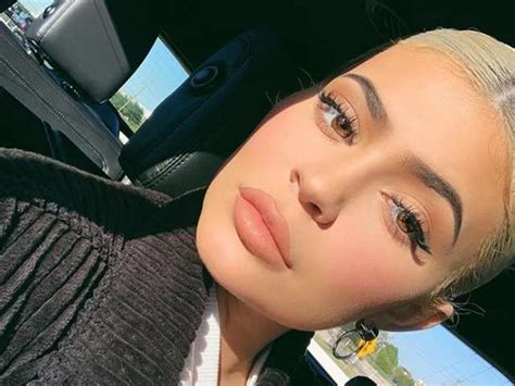 Kylie Jenner Lip Challenge Fun Frivolous Fatal Kiki Yearchallenge And Other Trends