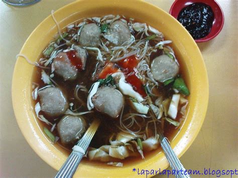 Satu kawasan yg agak luas, tapi banyak sangkar yg masih kosong. LAPAR LAPAR: My Hungary Trip @Pasir Gudang