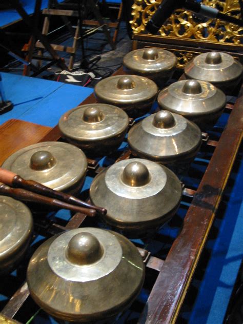 Pada mulanya alat ini diperkenalkan di barat sabah oleh suku kaum brunei tetapi secara tradisional ianya juga digunakan oleh suku kaum bajau dan. Alat Alat Musik Tradisional Brunei