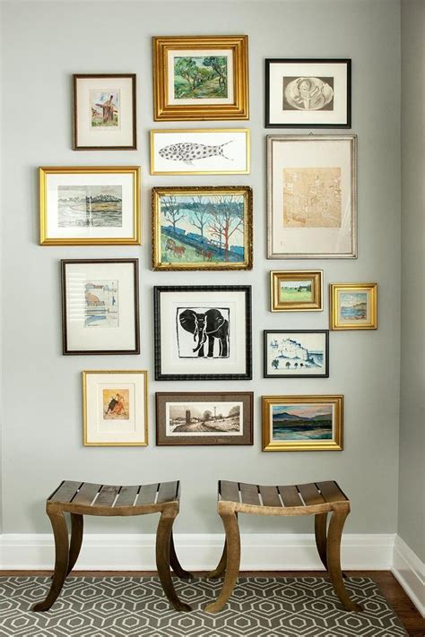 15 Novel Open Concept Living Room Design Ideas Gold Frame Gallery Wall