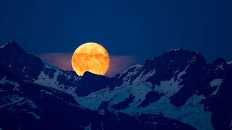 Light Photographic Workshops Moonrise Over The Mountains