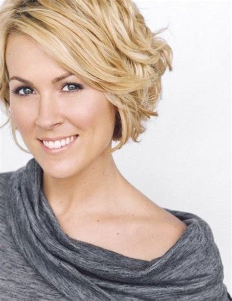 Short Haircuts For Wavy Hair Female Wavy Haircut