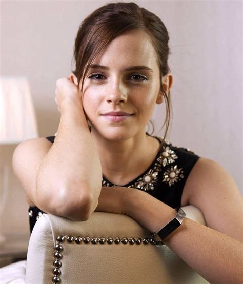 Emma Watson Biography, Age, Height, Boyfriend - mrDustBin