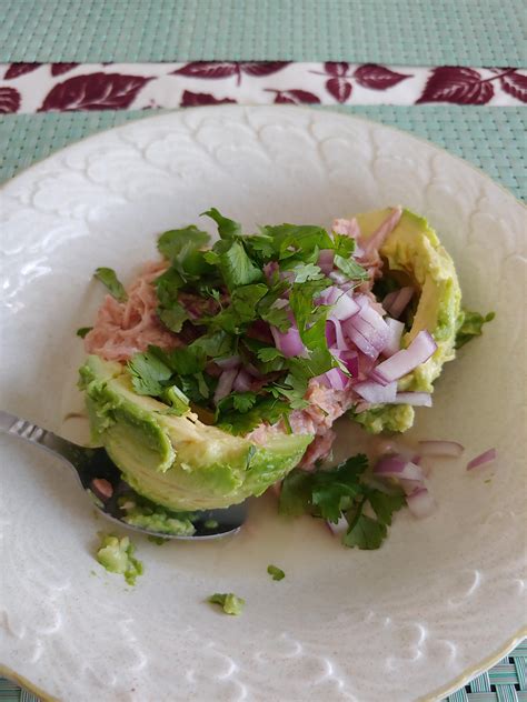 Easy Lunch 1 Avacado 1 Can Tuna Diced Red Onion Cilantro Lime