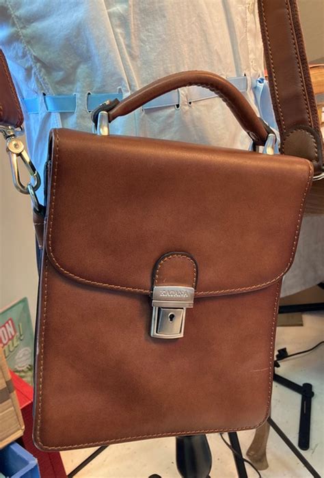 Produits de vente en gros >. Sacoche Homme en Cuir Marron de marque KATANA - Le Coin de ...