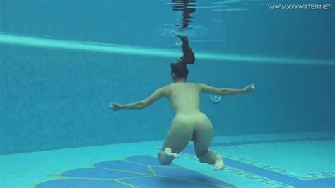 Sazan Cheharda Sexy Naked Swimming Porn Vid